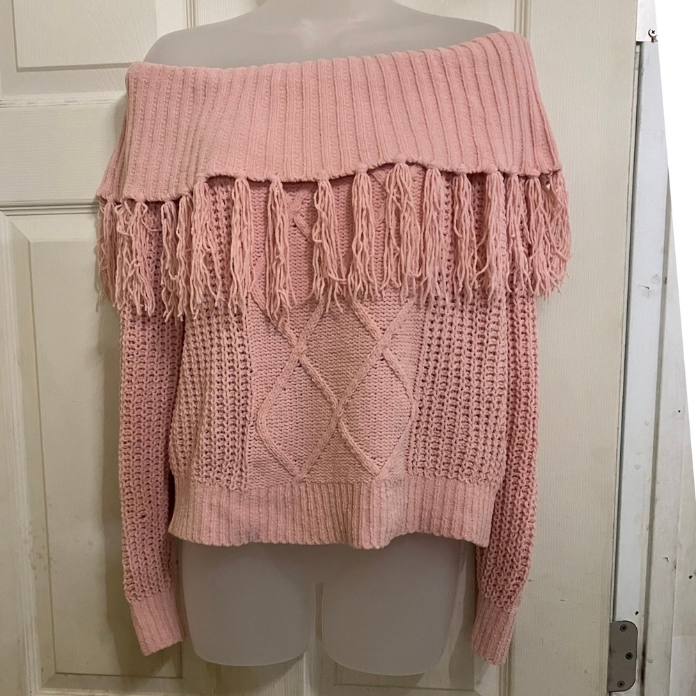 Almost Famous Off Shoulder Fringe Sweater L Pink Chenille Cable Knit RAD1220‎